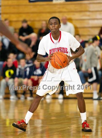 Thumbnail 2 in Riverside vs. Central Catholic (Les Schwab Invitational) photogallery.