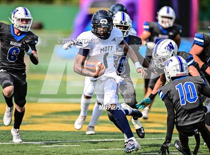 Thumbnail 3 in Mott @ Walled Lake Western photogallery.