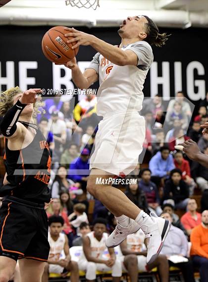 Thumbnail 3 in Wasatch Academy vs. Oak Hill Academy (GEICO National Tournament Quarterfinal) photogallery.