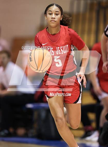 Thumbnail 1 in Regis Jesuit @ Grandview photogallery.