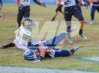 Thumbnail 3 in Royal @ Camarillo photogallery.