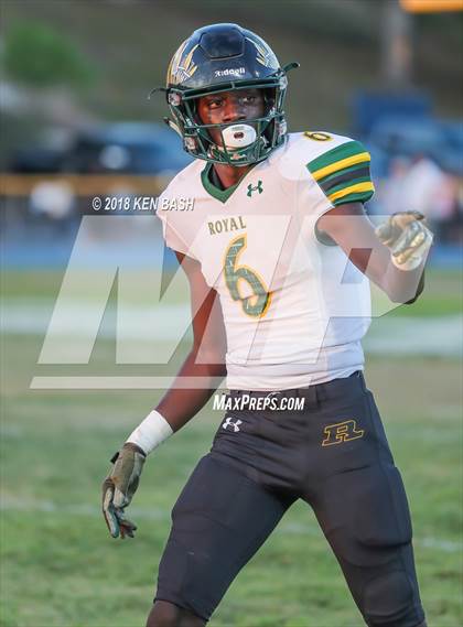 Thumbnail 3 in Royal @ Camarillo photogallery.