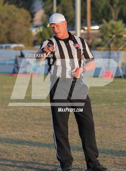 Thumbnail 3 in Royal @ Camarillo photogallery.