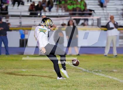 Thumbnail 3 in Royal @ Camarillo photogallery.
