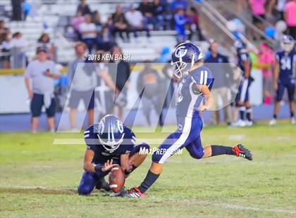 Thumbnail 3 in Royal @ Camarillo photogallery.