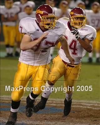 Thumbnail 2 in Esperanza vs. Loyola (D1 Section Final) photogallery.