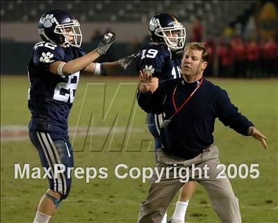 Thumbnail 3 in Esperanza vs. Loyola (D1 Section Final) photogallery.