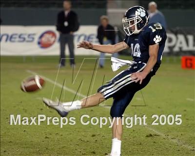 Thumbnail 1 in Esperanza vs. Loyola (D1 Section Final) photogallery.