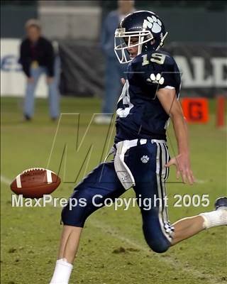 Thumbnail 2 in Esperanza vs. Loyola (D1 Section Final) photogallery.