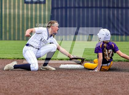 Thumbnail 1 in Indianola vs Xavier (Xavier Varsity Classic) photogallery.