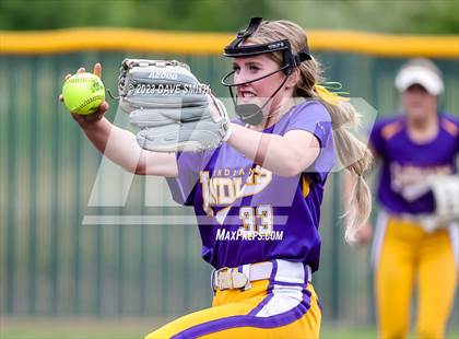 Thumbnail 1 in Indianola vs Xavier (Xavier Varsity Classic) photogallery.