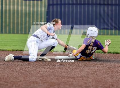 Thumbnail 2 in Indianola vs Xavier (Xavier Varsity Classic) photogallery.