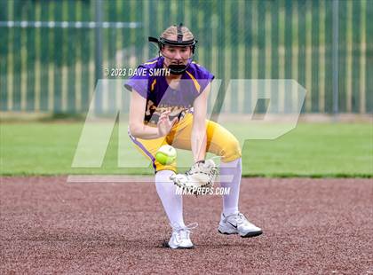 Thumbnail 2 in Indianola vs Xavier (Xavier Varsity Classic) photogallery.