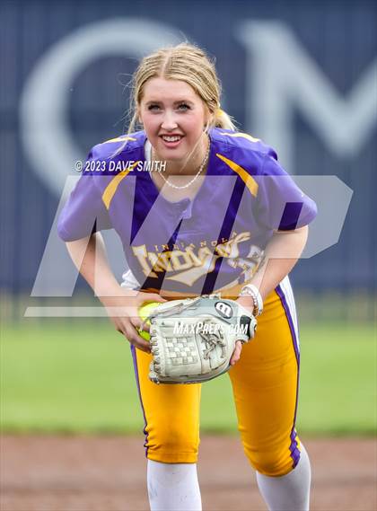 Thumbnail 3 in Indianola vs Xavier (Xavier Varsity Classic) photogallery.