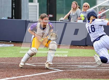 Thumbnail 2 in Indianola vs Xavier (Xavier Varsity Classic) photogallery.