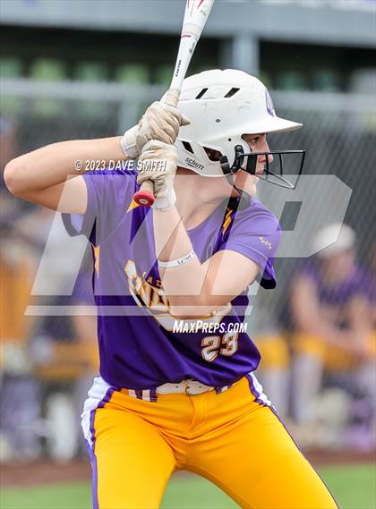 Thumbnail 2 in Indianola vs Xavier (Xavier Varsity Classic) photogallery.