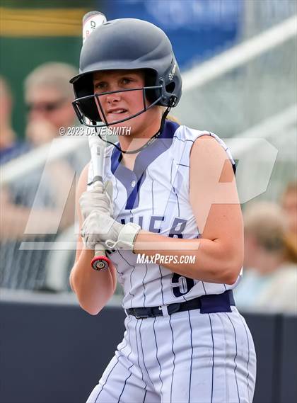 Thumbnail 3 in Indianola vs Xavier (Xavier Varsity Classic) photogallery.