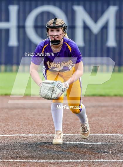 Thumbnail 2 in Indianola vs Xavier (Xavier Varsity Classic) photogallery.