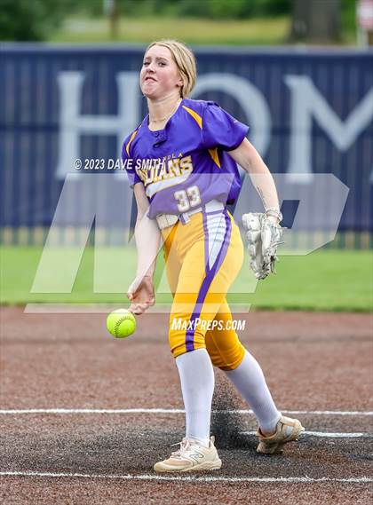 Thumbnail 2 in Indianola vs Xavier (Xavier Varsity Classic) photogallery.