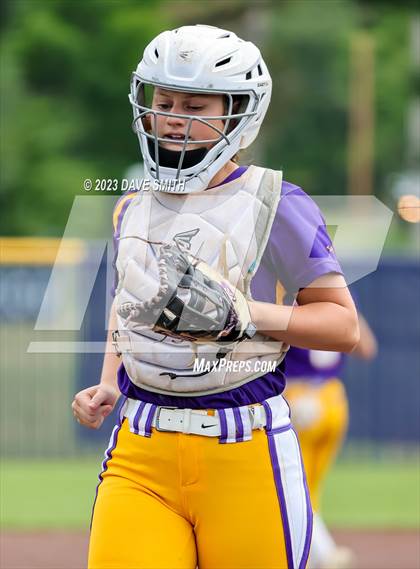 Thumbnail 1 in Indianola vs Xavier (Xavier Varsity Classic) photogallery.