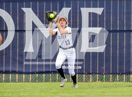 Thumbnail 1 in Indianola vs Xavier (Xavier Varsity Classic) photogallery.