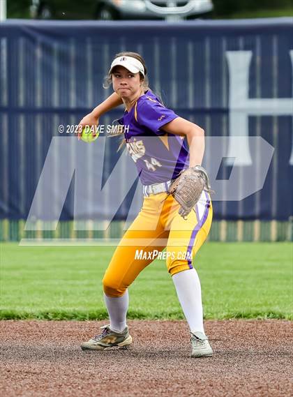 Thumbnail 2 in Indianola vs Xavier (Xavier Varsity Classic) photogallery.