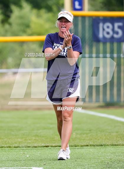 Thumbnail 2 in Indianola vs Xavier (Xavier Varsity Classic) photogallery.