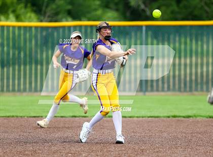 Thumbnail 2 in Indianola vs Xavier (Xavier Varsity Classic) photogallery.