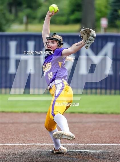Thumbnail 3 in Indianola vs Xavier (Xavier Varsity Classic) photogallery.
