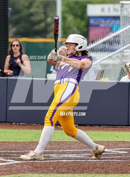 Thumbnail 2 in Indianola vs Xavier (Xavier Varsity Classic) photogallery.