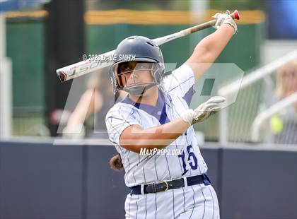 Thumbnail 3 in Indianola vs Xavier (Xavier Varsity Classic) photogallery.