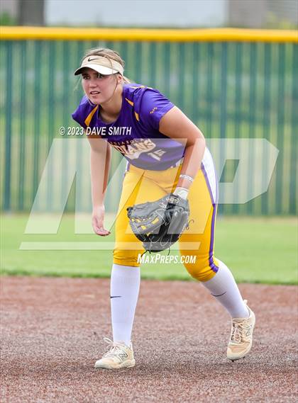 Thumbnail 1 in Indianola vs Xavier (Xavier Varsity Classic) photogallery.