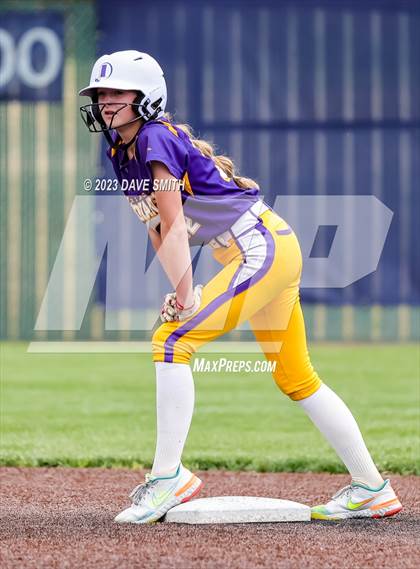 Thumbnail 3 in Indianola vs Xavier (Xavier Varsity Classic) photogallery.