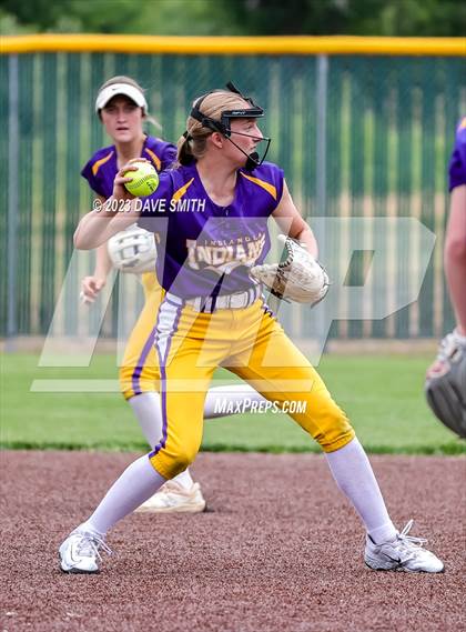 Thumbnail 2 in Indianola vs Xavier (Xavier Varsity Classic) photogallery.