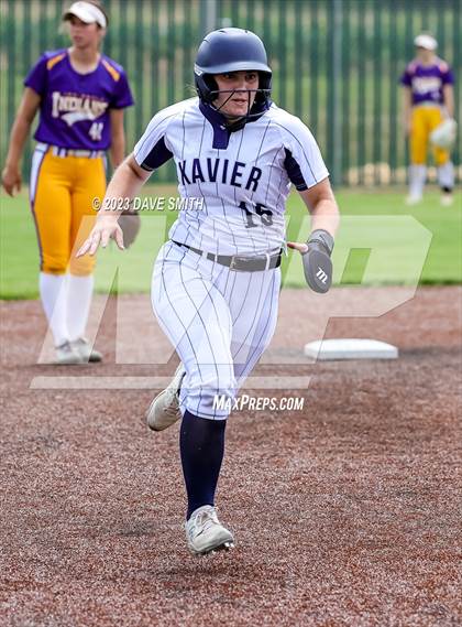 Thumbnail 3 in Indianola vs Xavier (Xavier Varsity Classic) photogallery.