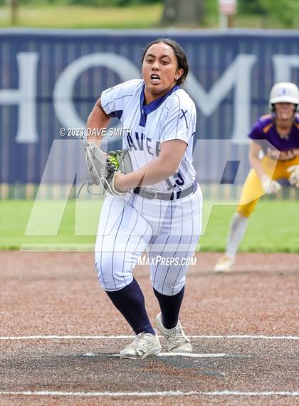 Thumbnail 3 in Indianola vs Xavier (Xavier Varsity Classic) photogallery.