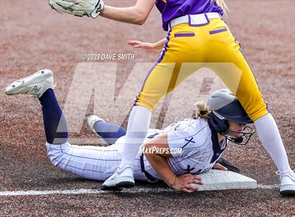 Thumbnail 2 in Indianola vs Xavier (Xavier Varsity Classic) photogallery.