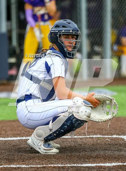 Thumbnail 1 in Indianola vs Xavier (Xavier Varsity Classic) photogallery.
