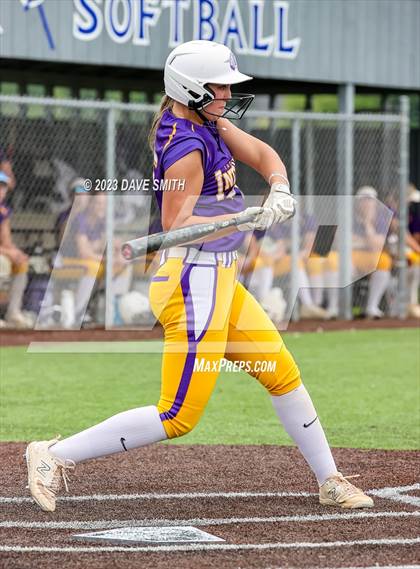 Thumbnail 1 in Indianola vs Xavier (Xavier Varsity Classic) photogallery.