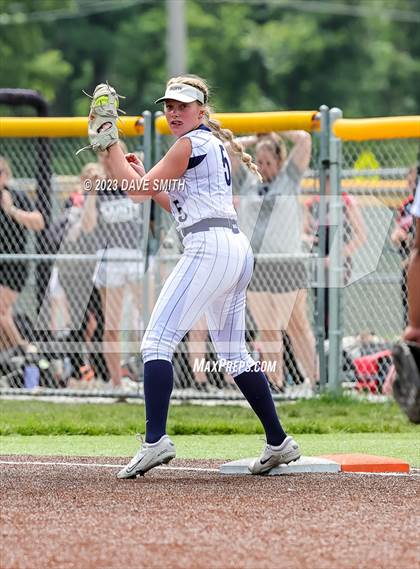 Thumbnail 1 in Indianola vs Xavier (Xavier Varsity Classic) photogallery.