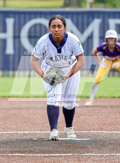 Thumbnail 2 in Indianola vs Xavier (Xavier Varsity Classic) photogallery.