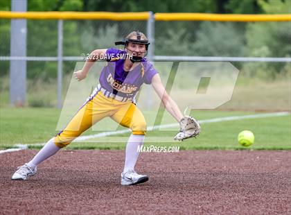 Thumbnail 2 in Indianola vs Xavier (Xavier Varsity Classic) photogallery.
