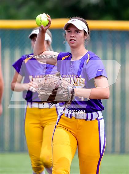 Thumbnail 3 in Indianola vs Xavier (Xavier Varsity Classic) photogallery.