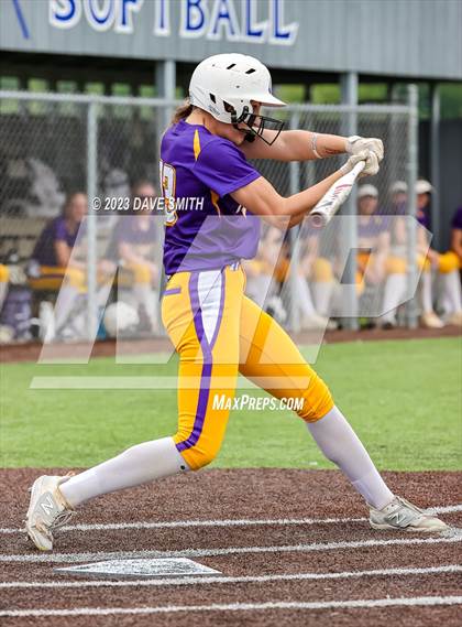 Thumbnail 3 in Indianola vs Xavier (Xavier Varsity Classic) photogallery.