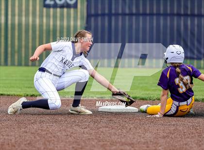 Thumbnail 3 in Indianola vs Xavier (Xavier Varsity Classic) photogallery.