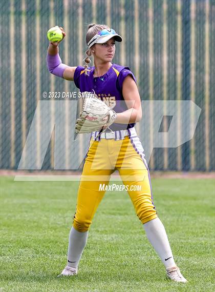 Thumbnail 1 in Indianola vs Xavier (Xavier Varsity Classic) photogallery.