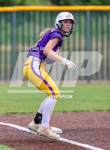Thumbnail 1 in Indianola vs Xavier (Xavier Varsity Classic) photogallery.