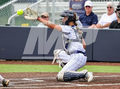 Thumbnail 1 in Indianola vs Xavier (Xavier Varsity Classic) photogallery.