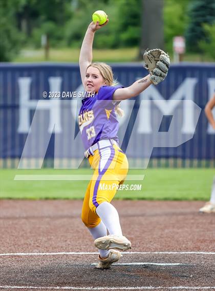 Thumbnail 1 in Indianola vs Xavier (Xavier Varsity Classic) photogallery.