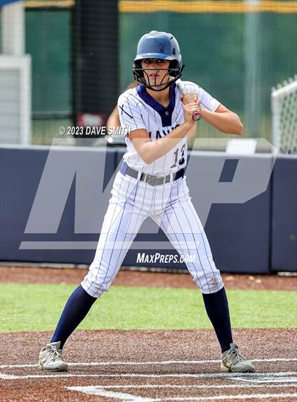 Thumbnail 3 in Indianola vs Xavier (Xavier Varsity Classic) photogallery.